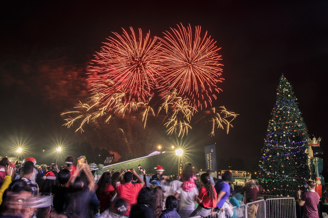 42,000 People Celebrate The Magic Of Winter As Snow Falls On Yas Island