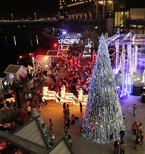 The Galleria On Al Maryah Island Lights Up Abu Dhabi With A Grand Tree Lighting Ceremony