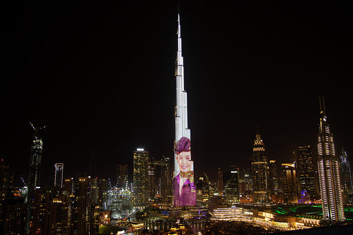 Etihad Airways Lights Up Burj Khalifa In Dubai With A Dazzling ‘Choose Well’ Show