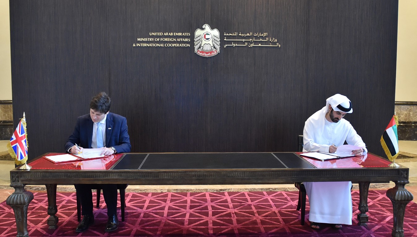 UAE, UK Sign MoU On Transit Flights For British Citizens During COVID-19 Emergency