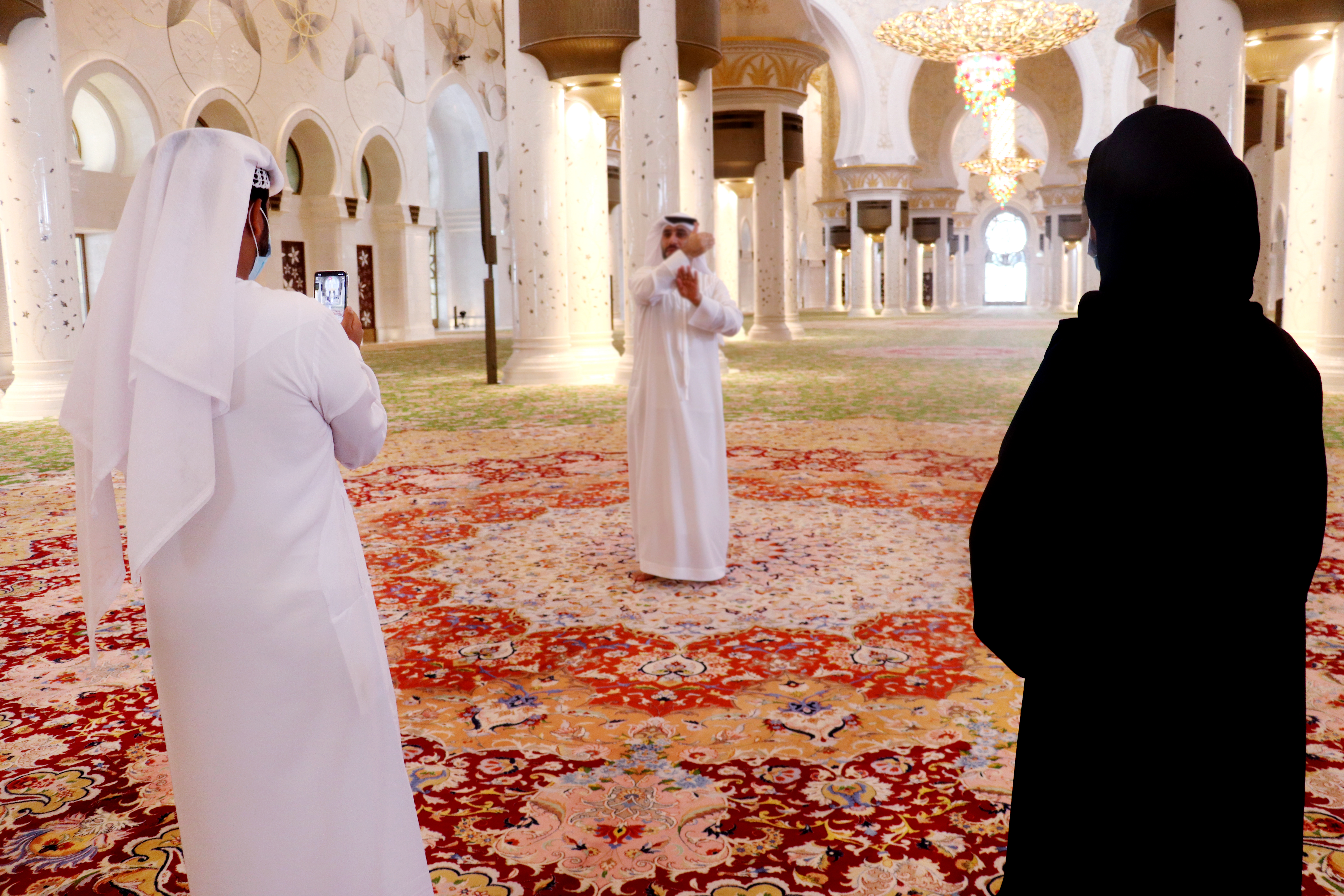Sheikh Zayed Grand Mosque Launches Cultural Tours In Sign Language