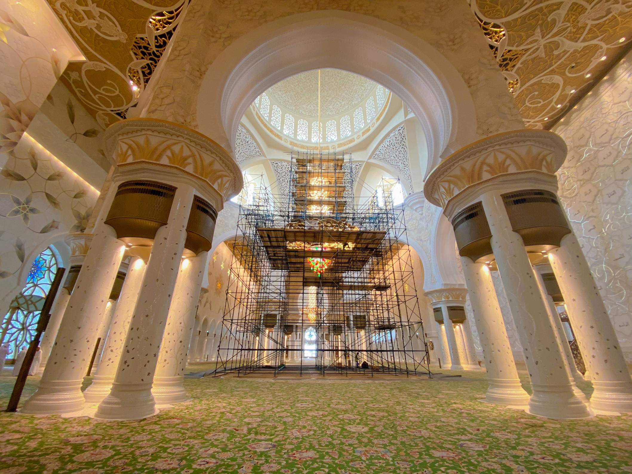 Preserving The Exquisite Chandeliers Of Sheikh Zayed Grand Mosque