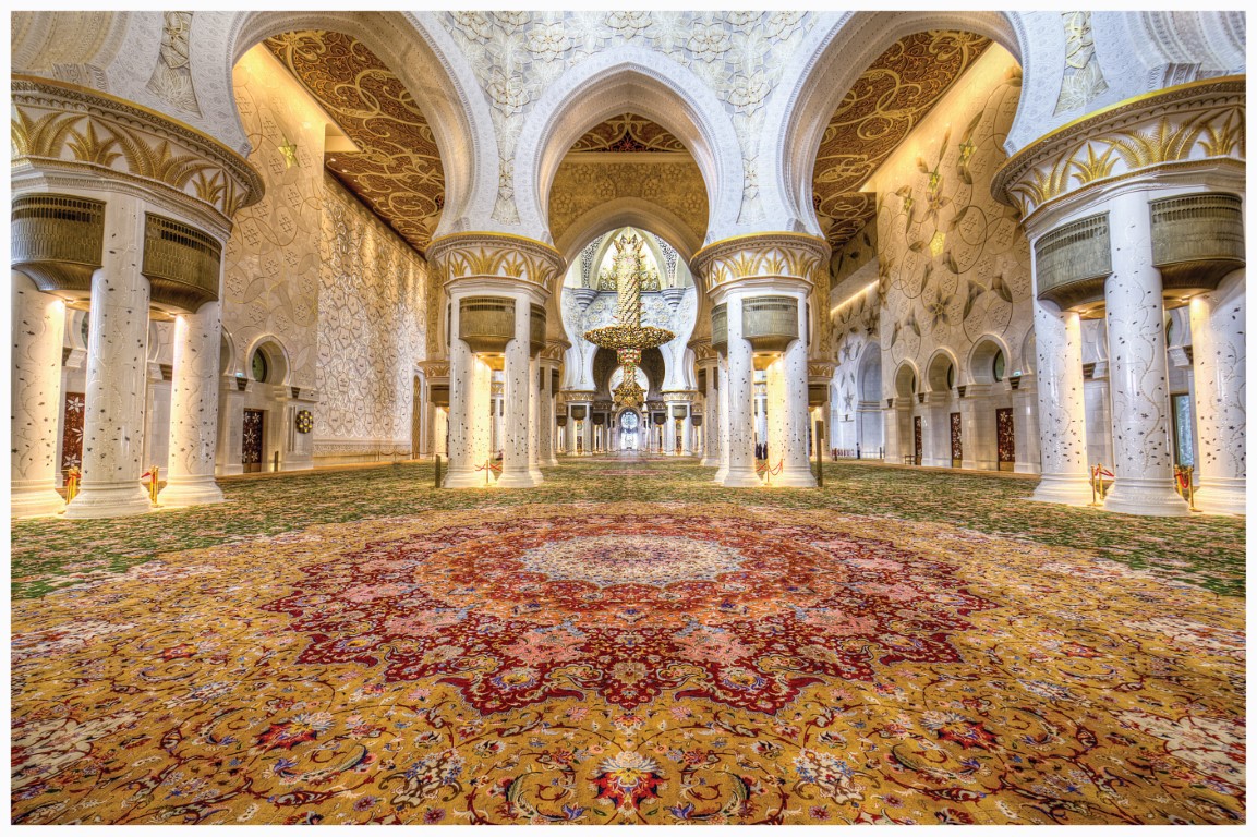 Sheikh Zayed Grand Mosque Houses World’s Largest Hand-Knotted Carpet