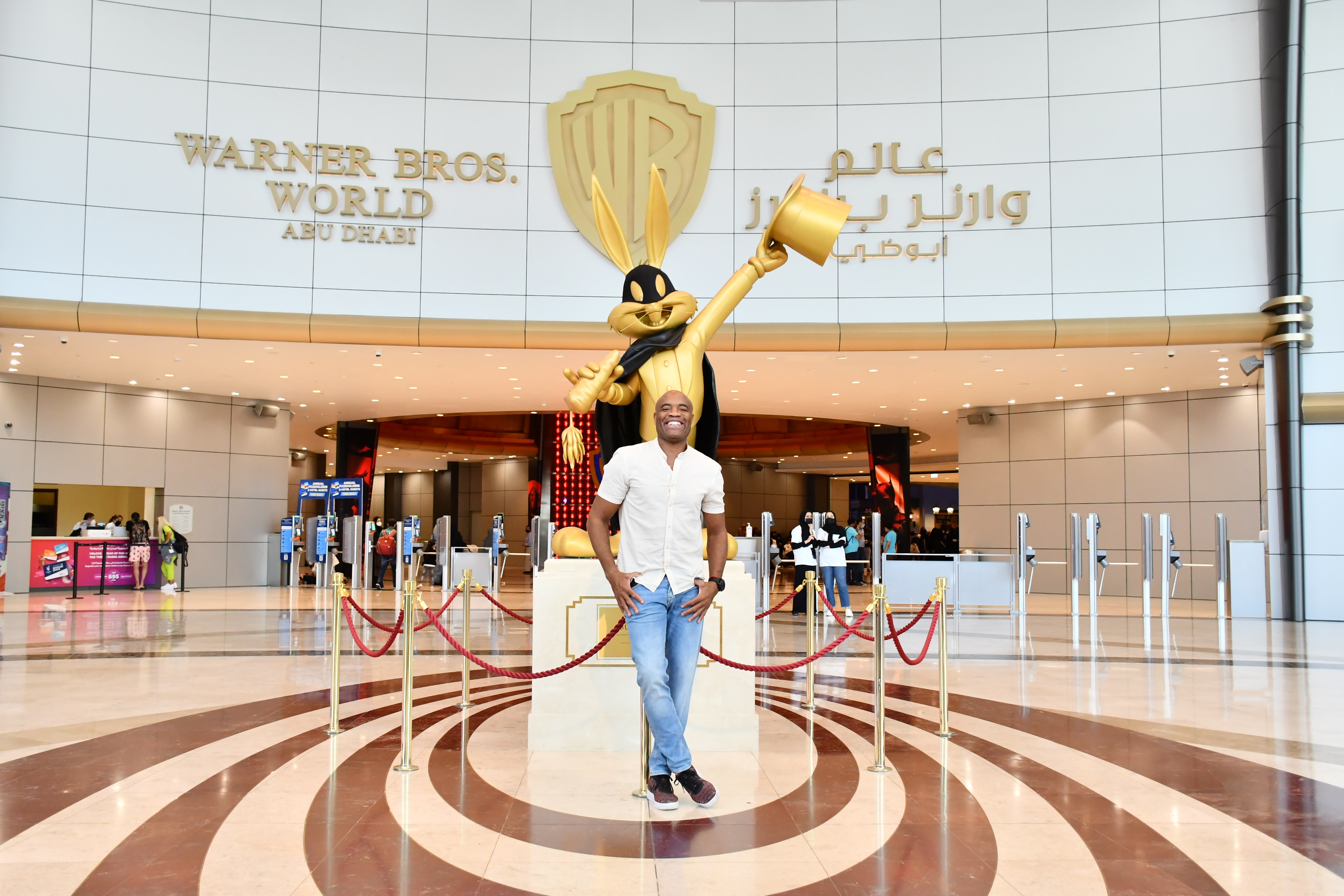 Warner Bros. World™ Abu Dhabi Hosts Anderson Da Silva For A Special Tour And Experience