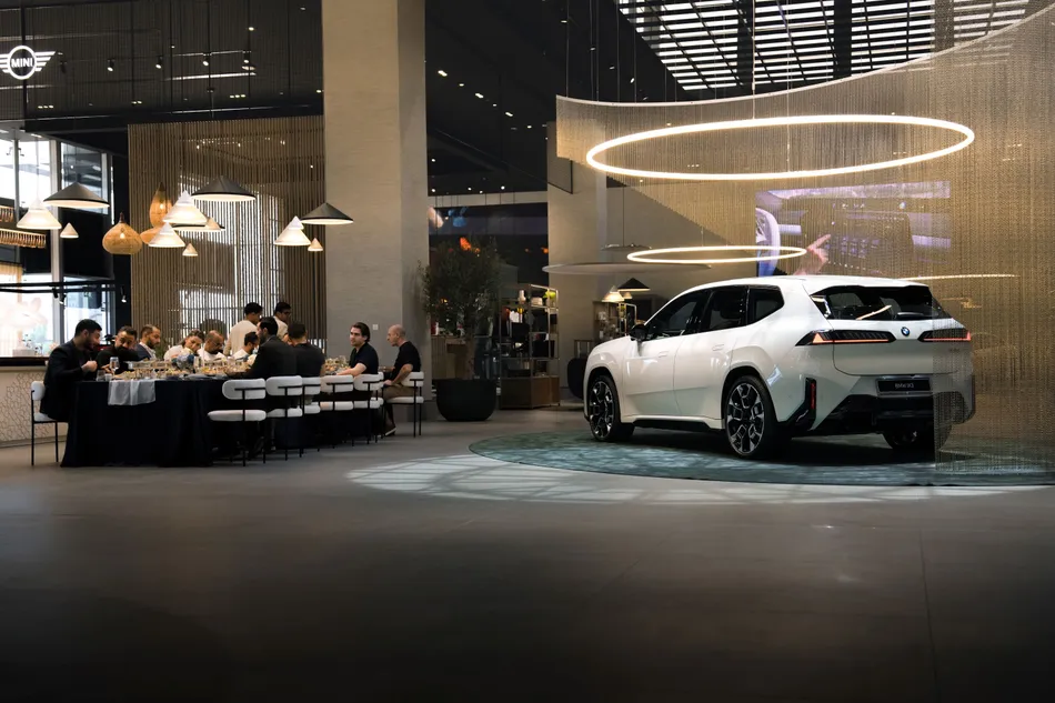 Abu Dhabi Motors Showcases The Future Of BMW Through An Exclusive Neue Klasse Experience